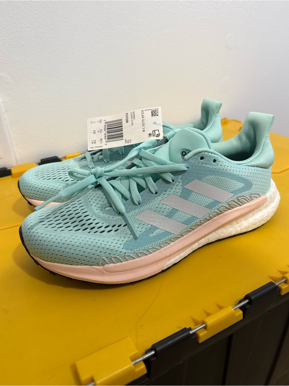NWTAdidas Solar Glide 3 Light Aqua Athletic Running Sneakers with Pale Pink Trim